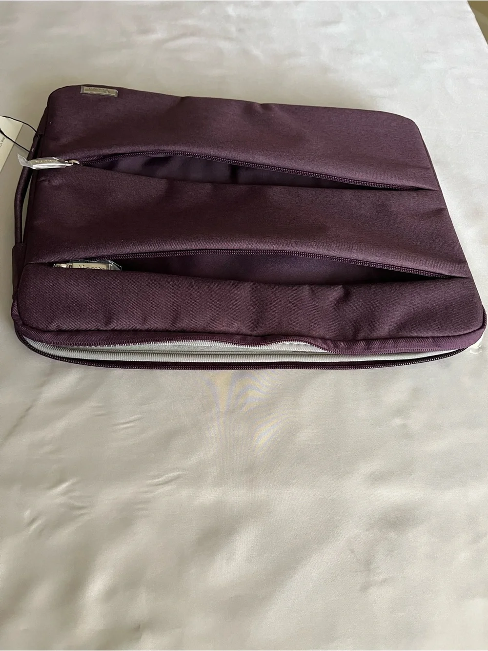 NWT Voova - Laptop Sleeve - Dark Purple - Approx 15.5